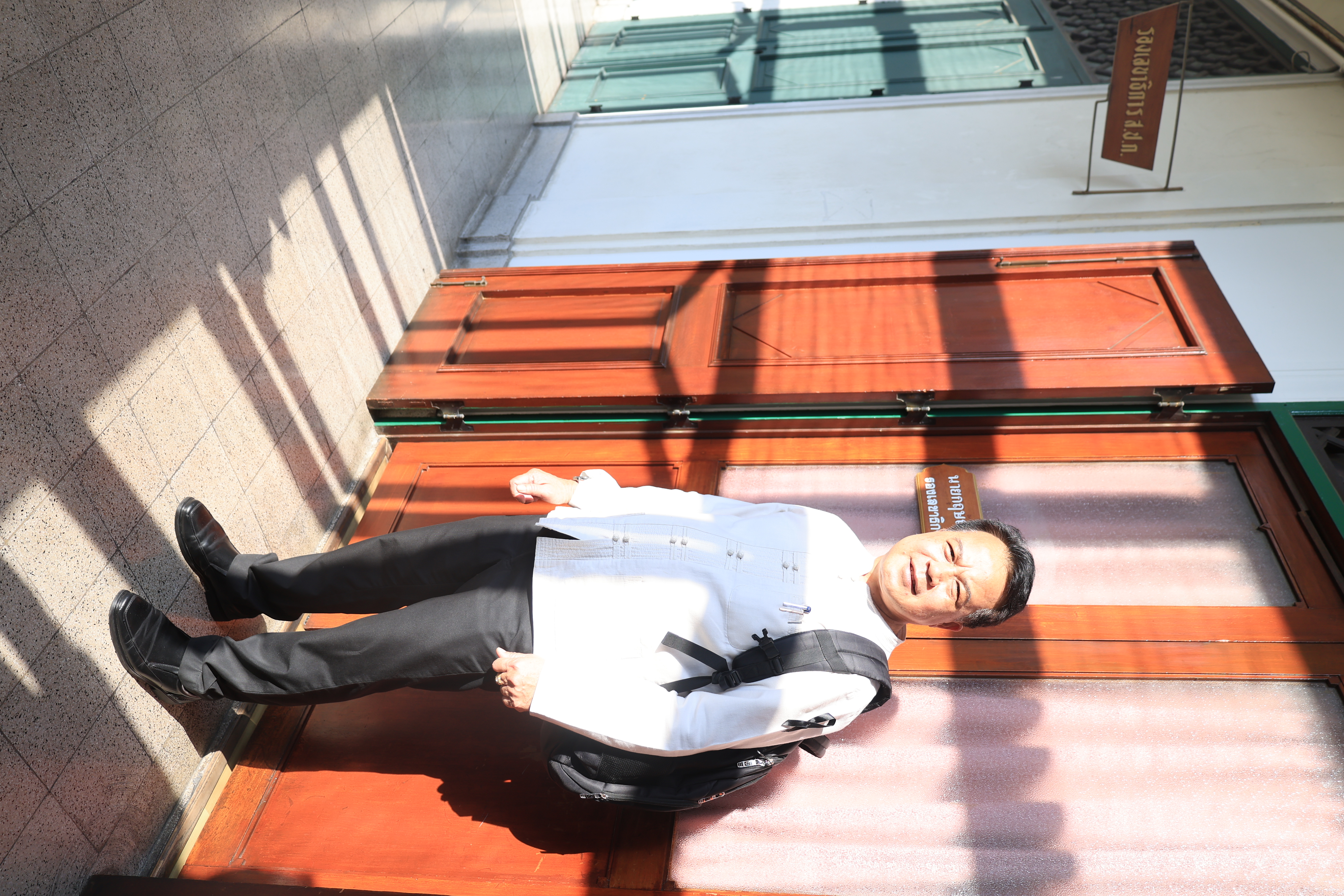 title - รองเลขาธิการ ส.ป.ก. สักการะสิ่งศักดิ์สิทธิ์ประจำ ส.ป.ก. เนื่องในโอกาสเข้ารับตำแหน่งใหม่